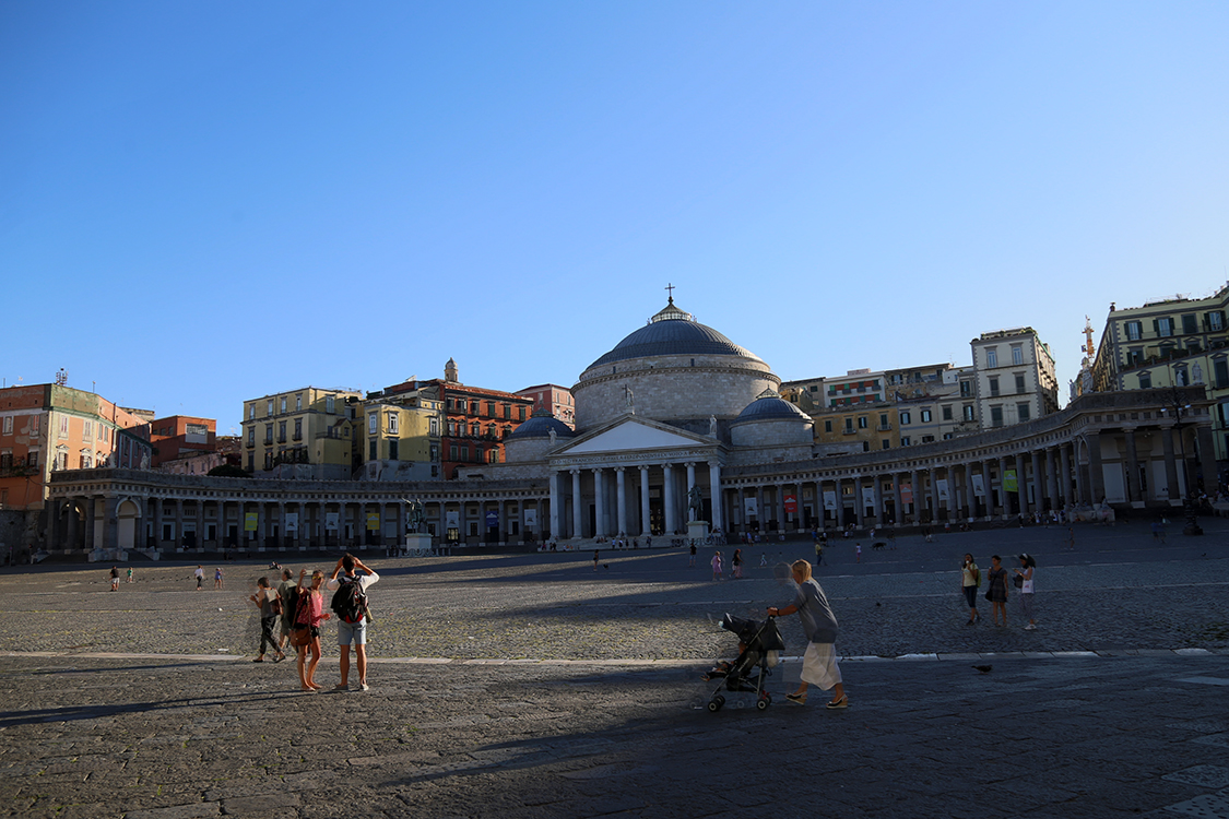 Naples.
Piazza del Plebiscito.