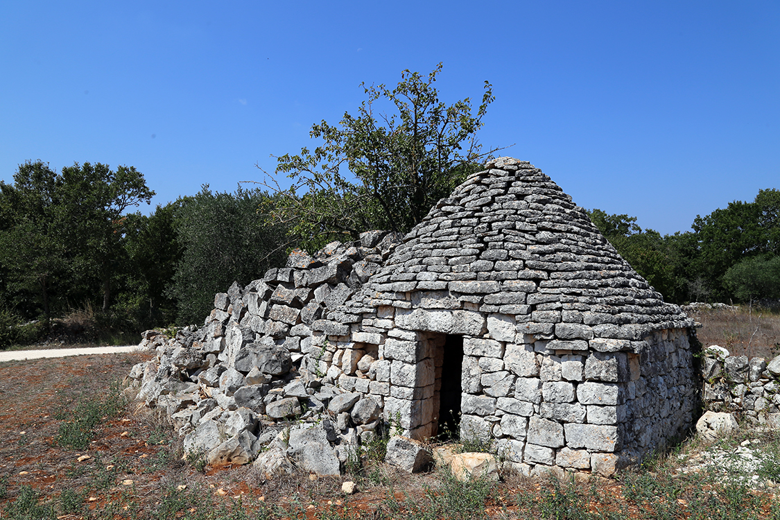 Ostuni.
Petit trullo traditionnel.