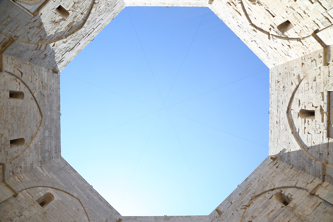 Castel del Monte.
La cour... octogonale...