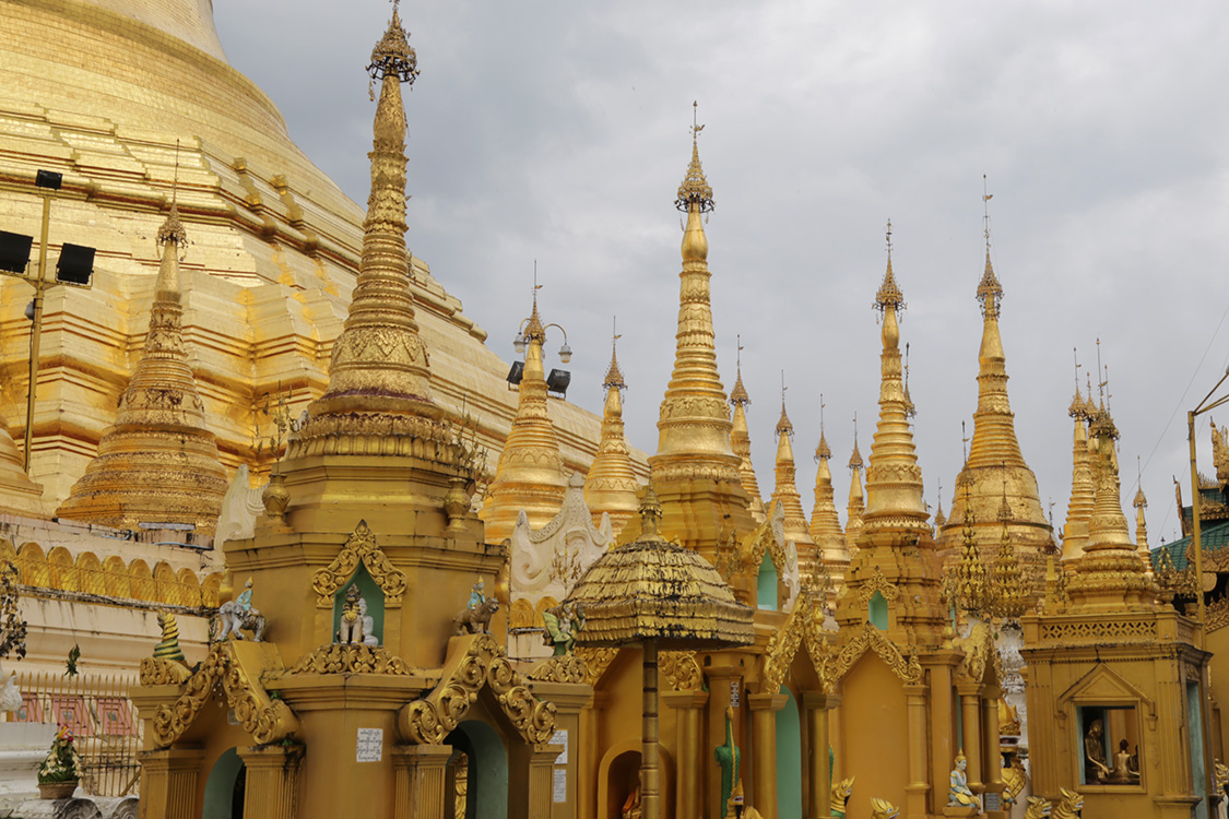 Yangon.
Pagode Shwedagon.