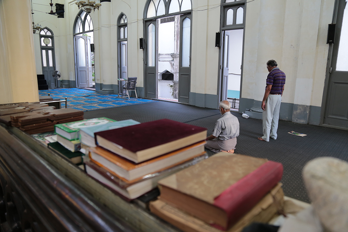 Yangon.
Visite de la mosquÃ©e 