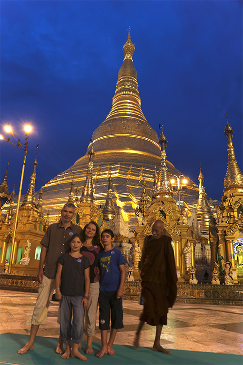 Yangon.
Pagode Shwedagon.
Trouvez l'intrus !