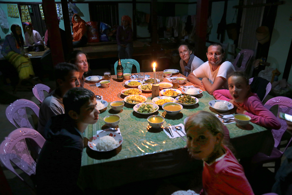 Trek Kalaw-Lac InlÃ©.
Encore un super dÃ®ner, avec une biÃ¨re Myanmar (comme tous les soirs...).