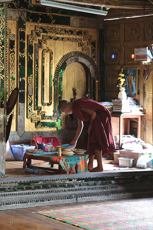 Lac Inle.
MonastÃ¨re Shwe Yan Pyay.