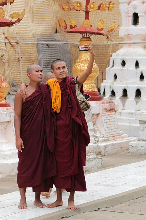 Bagan.
Pagode Shwezigon.