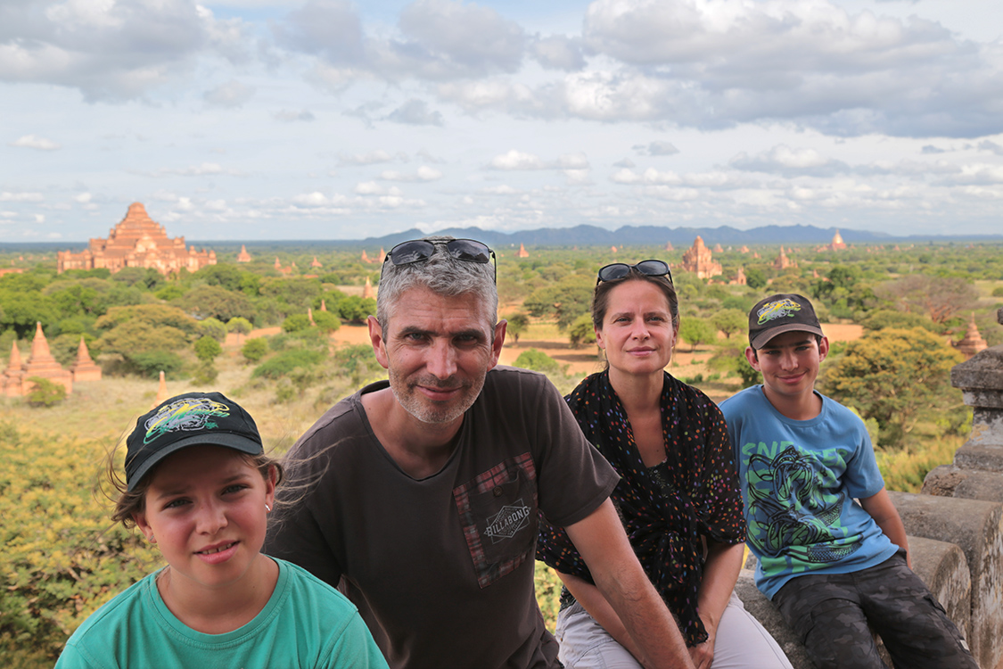 Bagan.
Pagode Shwesandaw.