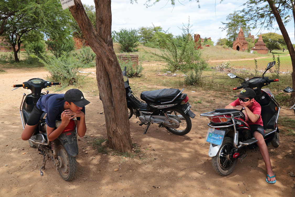 Bagan.
Une course Ã  l'envers.