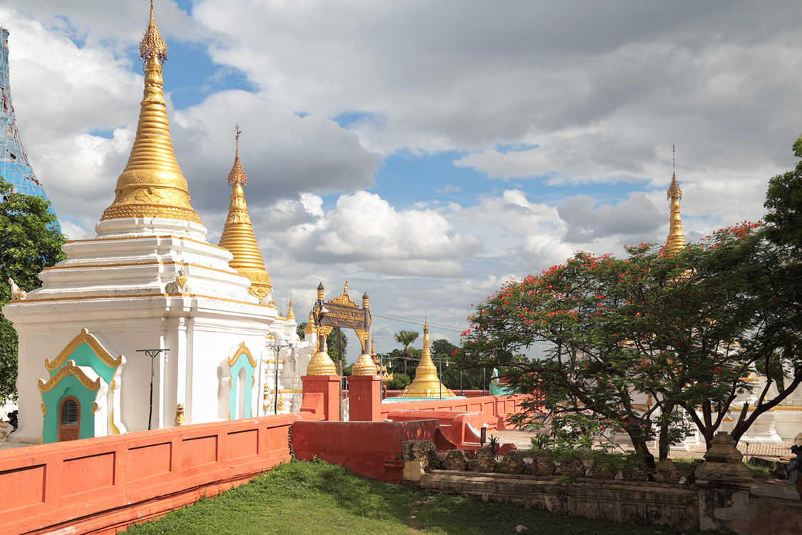 Mandalay, Inwa.
MonastÃ¨re Maha Zung Mye Bon Zan.