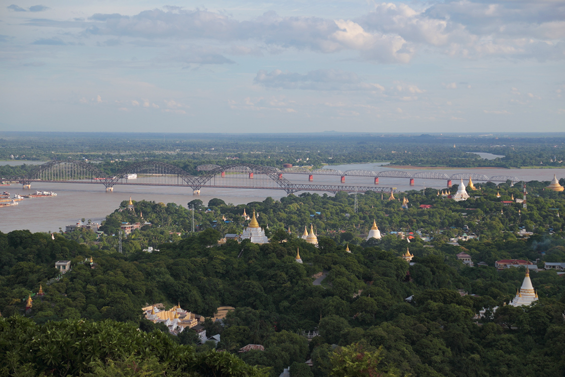 Mandalay, Sagaing.
Les ponts entre Sagaing et Inwa sur l'Irrawady.