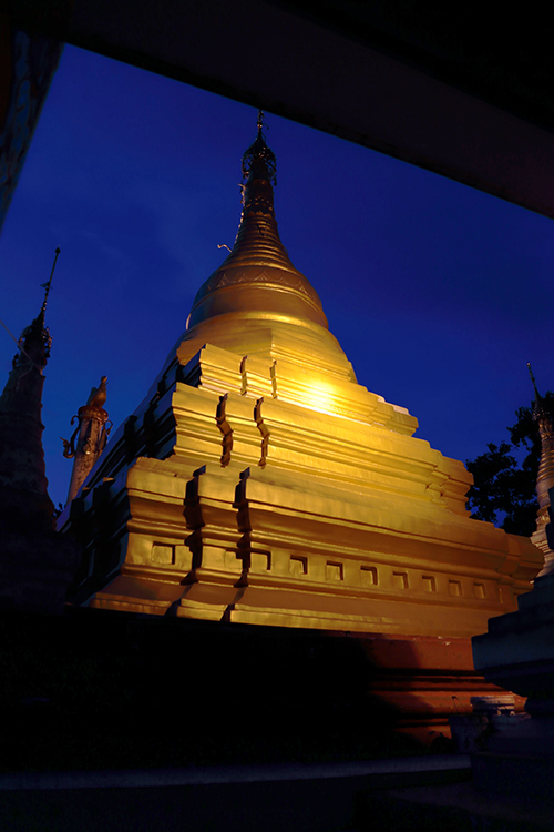 Mandalay.
Pagode de la colline de Mandalay.
