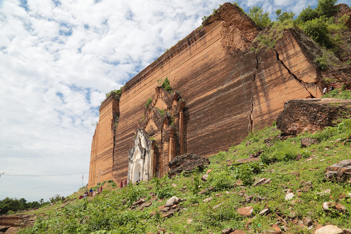 Mandalay, Mingun.
Pagode Mingun Pahtodawgyi.
A priori, il y aurait une chambre forte Ã  l'intÃ©rieur avec une dent de Bouddha, des figurines et objets prÃ©cieux.