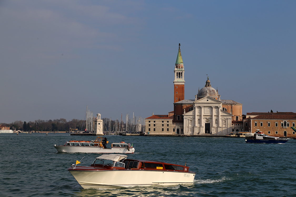 Basilique San Giorgio Maggiore, situÃ©e sur une l'Ã®le de mÃªme nom, juste en face de la place Saint-Marc.
Pour la petite histoire, c'est ici que Pie VII fut nommÃ© pape, le dernier Ã  avoir Ã©tÃ© nommÃ© hors de Rome.