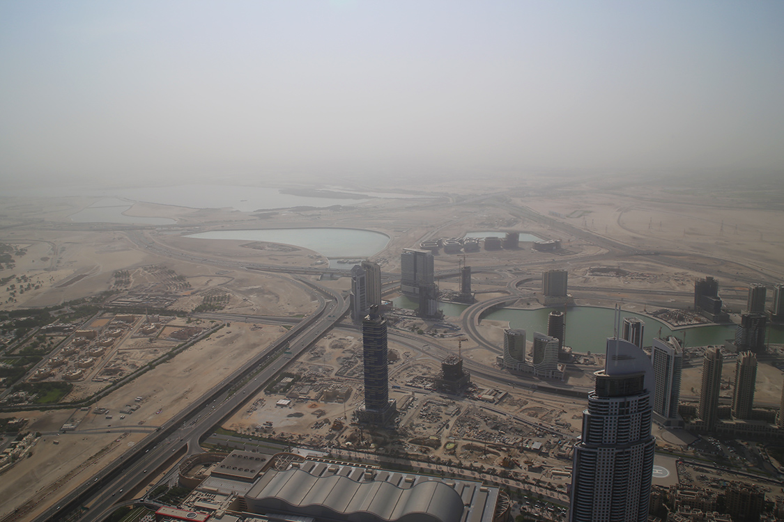 Burj Khalifa.
On constate que c'est vraiment une ville sortie du dÃ©sert...