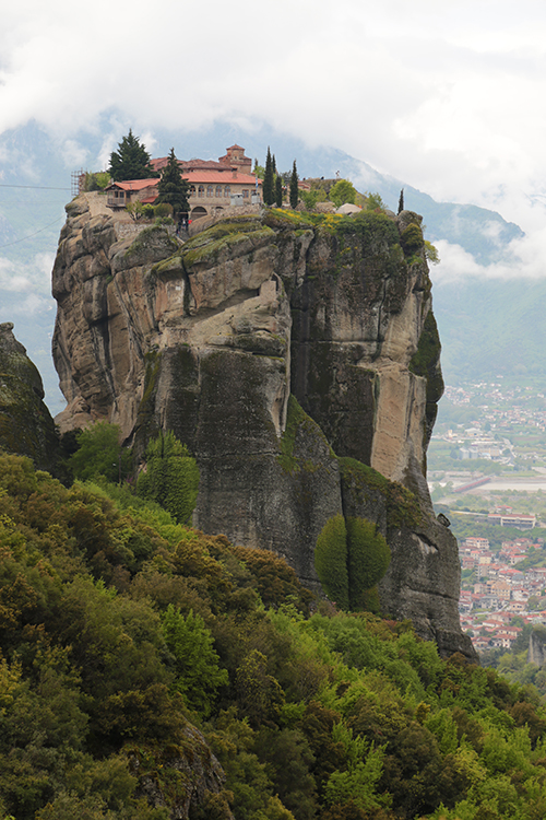 Les mÃ©tÃ©ores.
Le monastÃ¨re Agia Triada est le plus impressionnant !