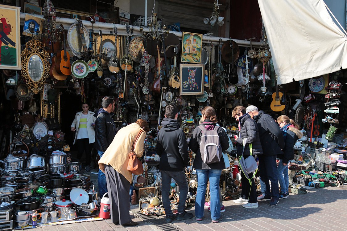 AthÃ¨nes.
On commence notre journÃ©e par le marchÃ© et ses rues adjacentes.