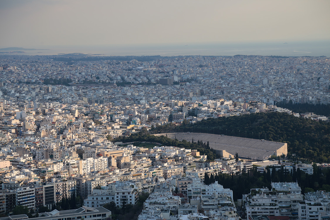 AthÃ¨nes.
MontÃ©e au mont Lycabette pour avoir une magnifique vue sur la ville et ses monuments.
On reconnait bien Ã©videmment le stade.