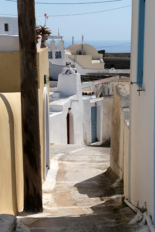 Santorin.
Village de Mesaria.