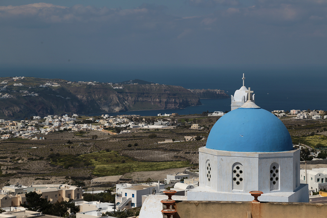 Santorin.
Le village de Pyrgos est une forteresse (Pyrgos signifie 