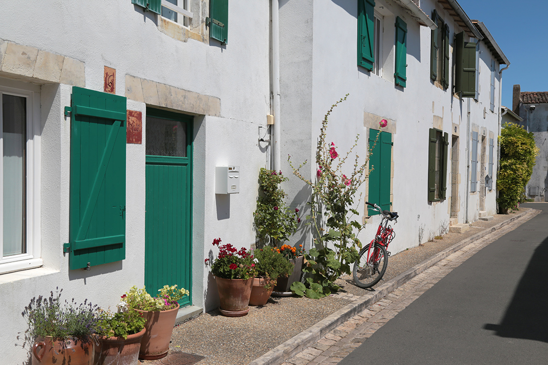 Ile de RÃ©.
Village de la Couarde-sur-Mer.