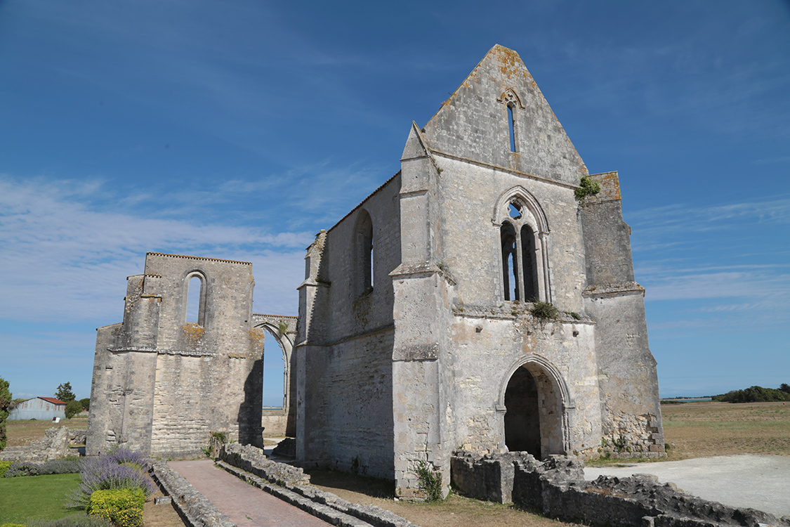 Ile de RÃ©.
L'abbaye Notre-Dame-de-RÃ©.