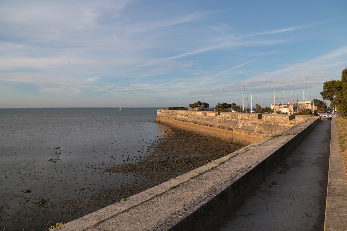 Ile de RÃ©.
Front de mer Ã  Saint-Martin-de-RÃ©.