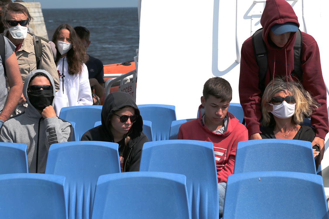 Bateau vers l'Ã®le de Sein, avec les contraintes sanitaires de 2020...