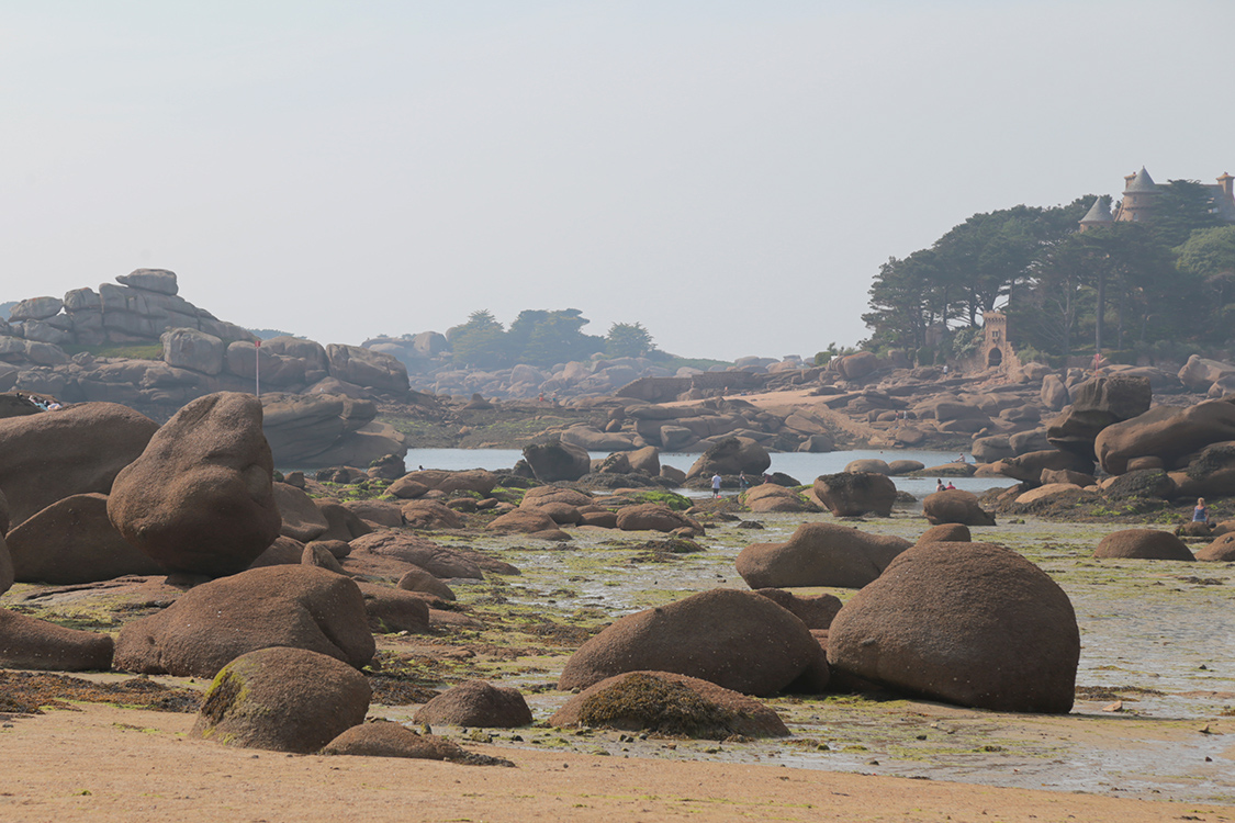 Ploumanac'h.
Plage de Saint Guirec.