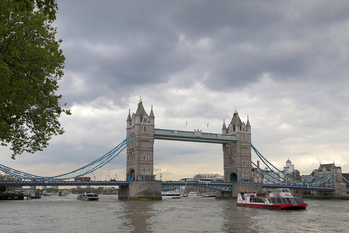 Tower bridge, un des ponts suspendus et basculant les plus cÃ©lÃ¨bres dans le monde.
On a eu la chance de voir le pont 