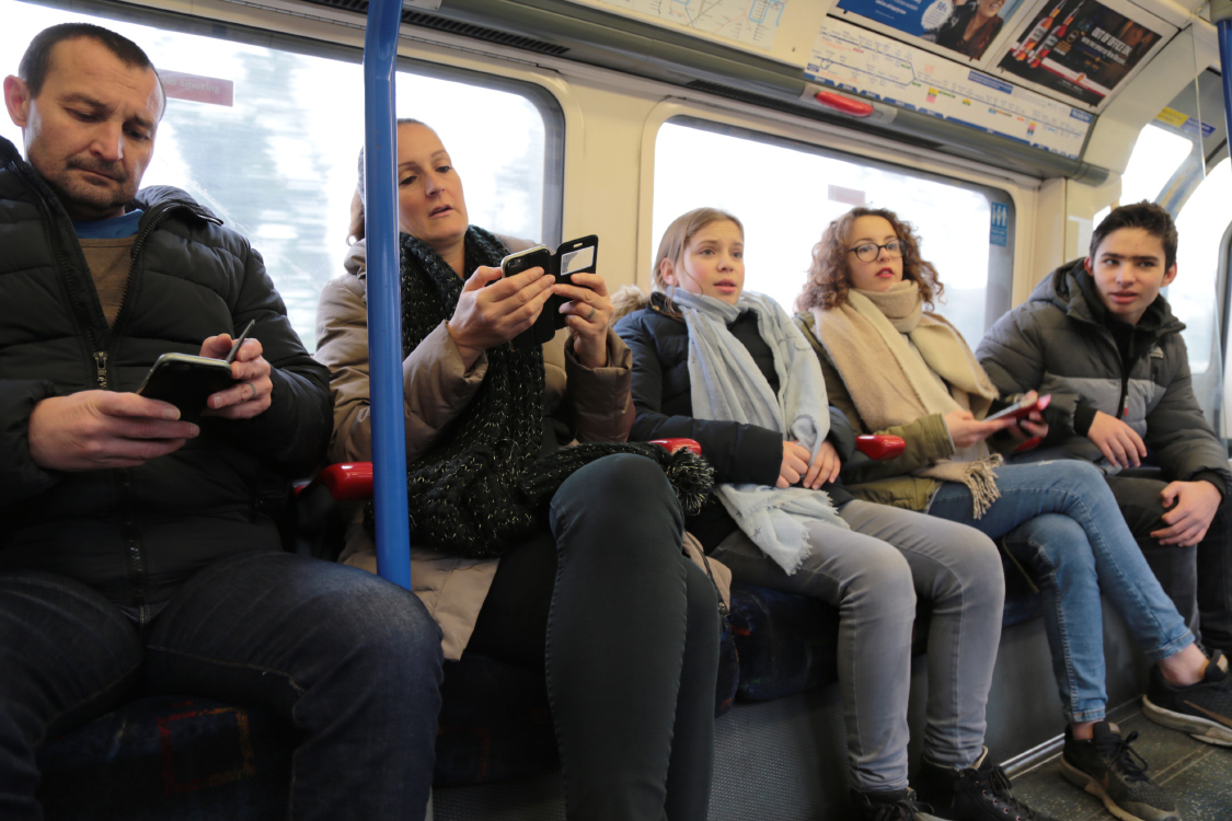 Bon, les enfants, faut lÃ¢cher un peu vos smartphones !!! (et peut-Ãªtre penser Ã  mettre des lunettes...)