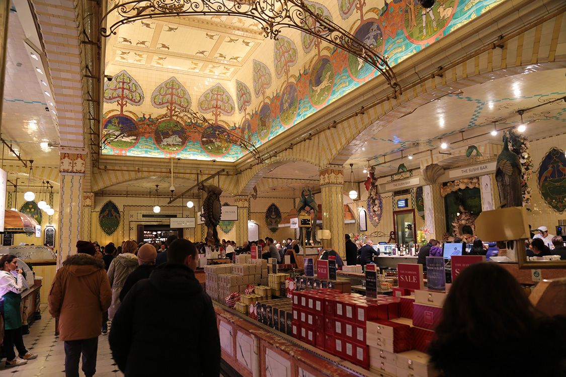 Harrod's, le temple de la consommation londonienne.
Le bÃ¢timent est magnifique et vaut vraiment la visite.