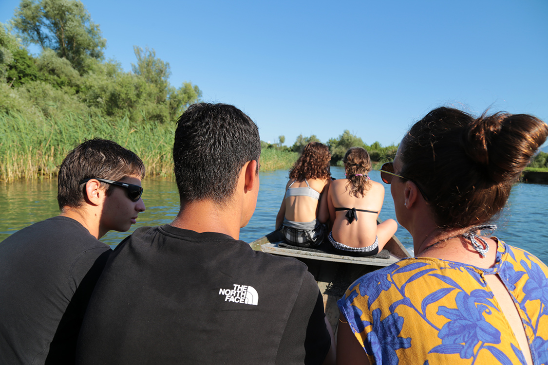 Parc national du Skadar.
DÃ©part pour une excursion dans les mÃ©andres des riviÃ¨res de Skadar.