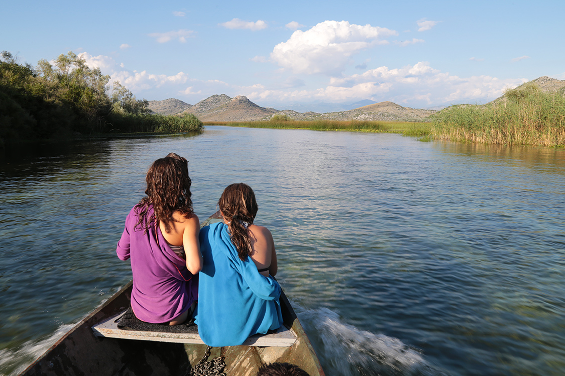 Parc national du Skadar.
ArrivÃ©e au petit lac alimentÃ© par plus d'une centaine de sources. Eau chaude et limpide... un rÃ©gal !