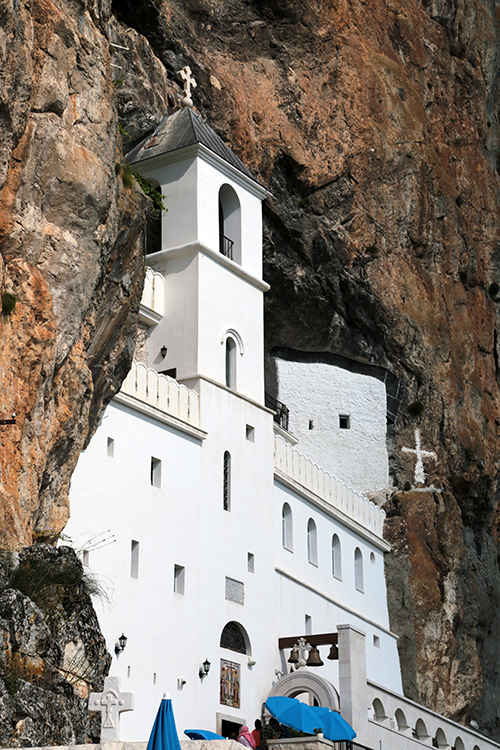 MonastÃ¨re d'Ostrog.