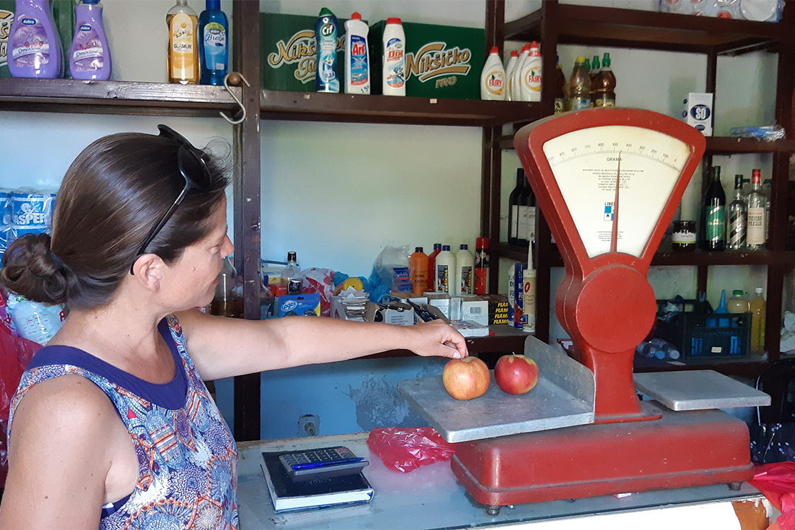 Parc national du Skadar.
La petite Ã©picerie du village nous replonge un peu dans le passÃ©...