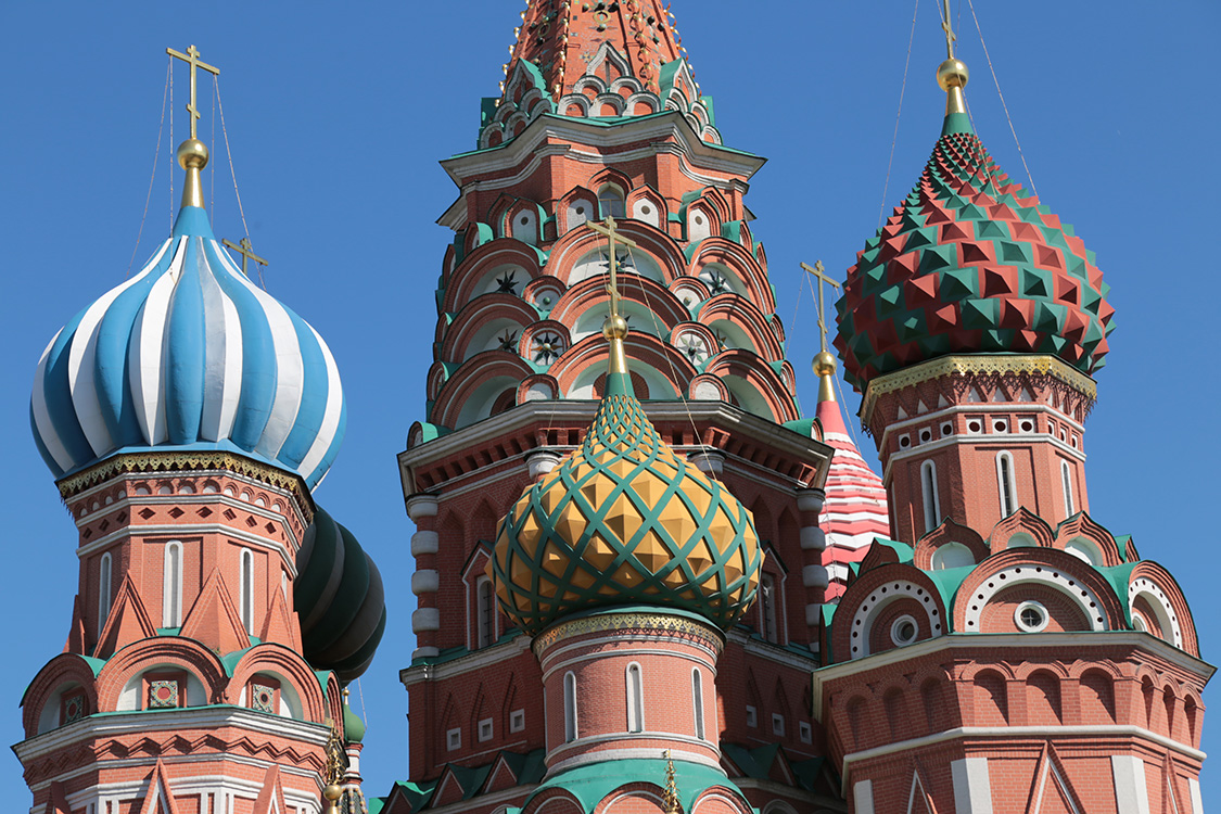 Moscou.
CathÃ©drale Saint-Basile-le-Bienheureux.
Quelle imagination pour ces bulbes colorÃ©s !