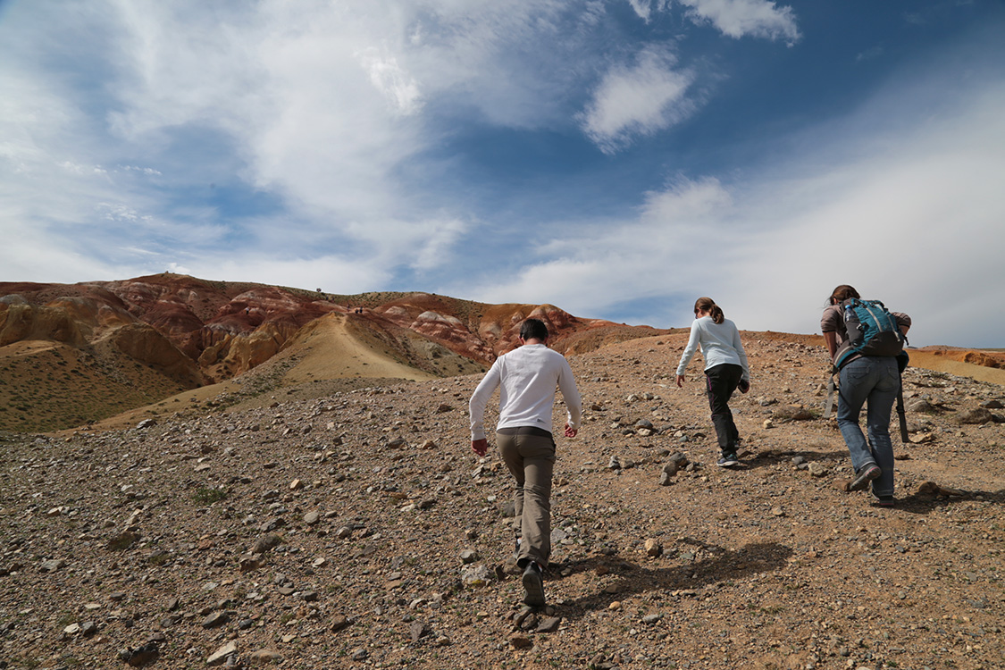 Canyon Kyzyk-Chin.
Les locaux comparent le coin Ã  un paysage martien avec ces terres colorÃ©es.
C'est encore un lieu qui raconte la longue histoire de notre planÃ¨te...