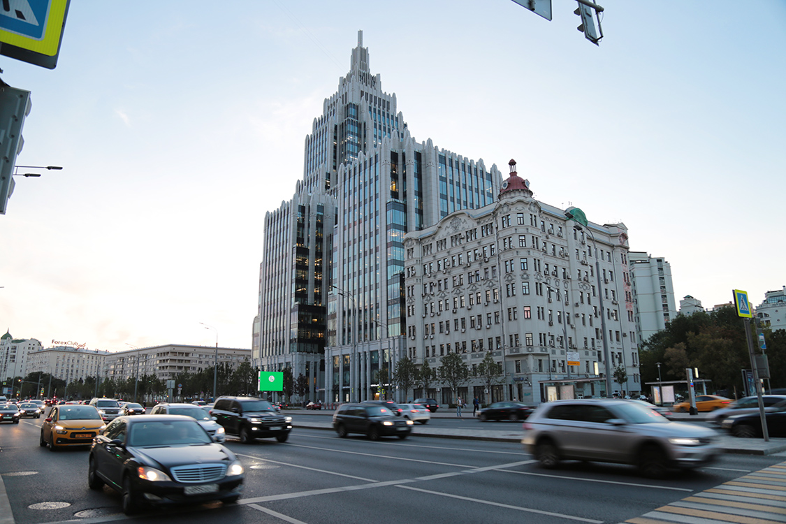 Moscou.
Un centre d'affaire qui fait penser au style Stalinien des bÃ¢timents des 7 sÅ“urs.